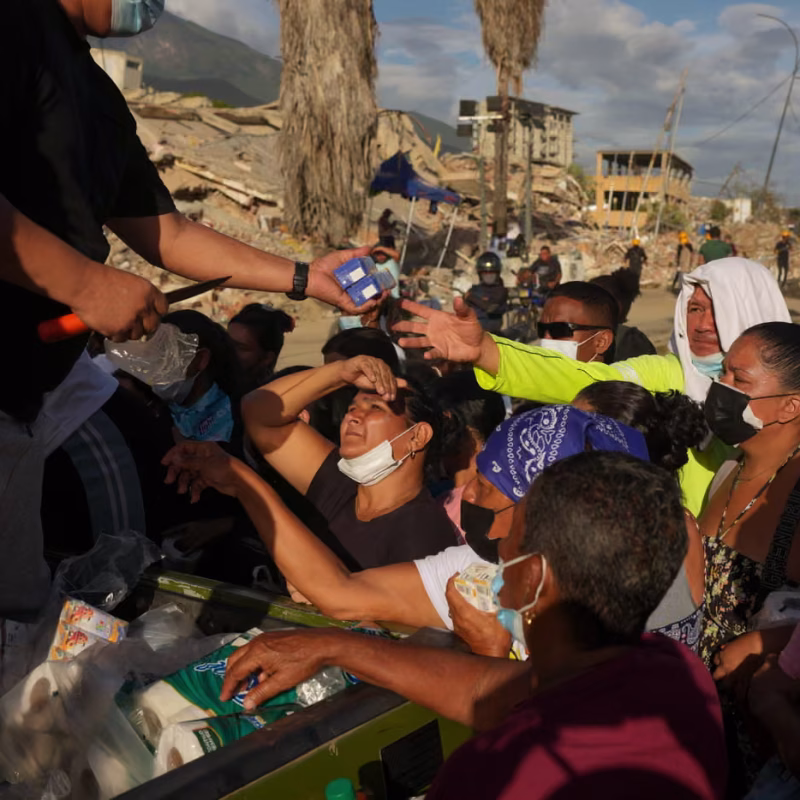 Ayuda para Venezuela avanza mientras siguen los rescates tras los terremotos